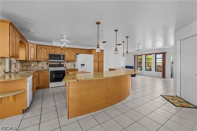 16201 Porto Bello ST, Bokeelia, FL 33922