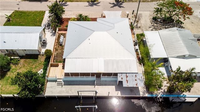 16201 Porto Bello ST, Bokeelia, FL 33922
