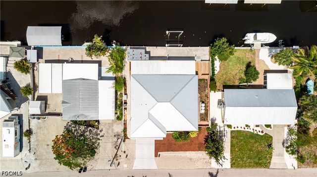 16201 Porto Bello ST, Bokeelia, FL 33922