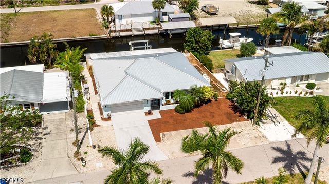 16201 Porto Bello ST, Bokeelia, FL 33922