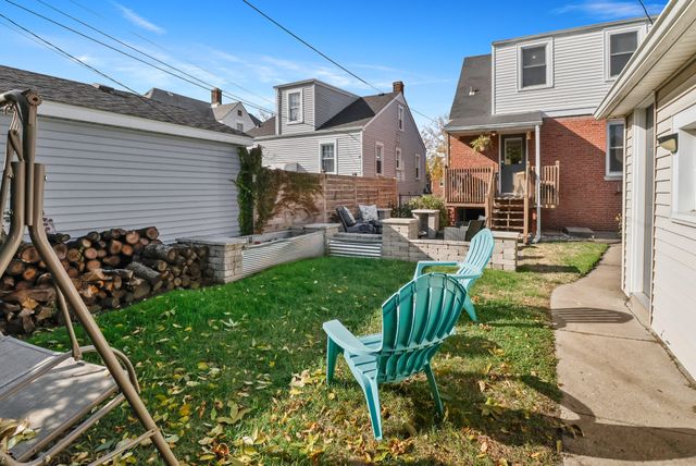 1709 Parkview Avenue, Whiting, IN 46394