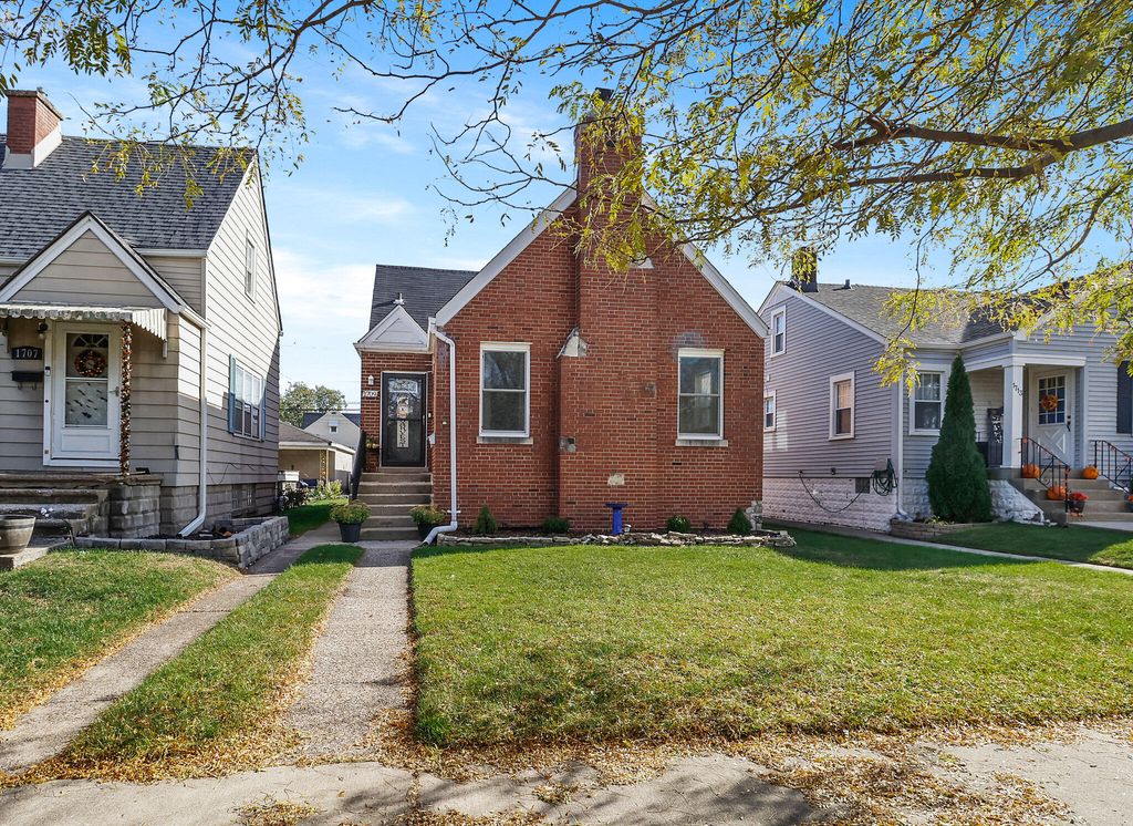 1709 Parkview Avenue, Whiting, IN 46394