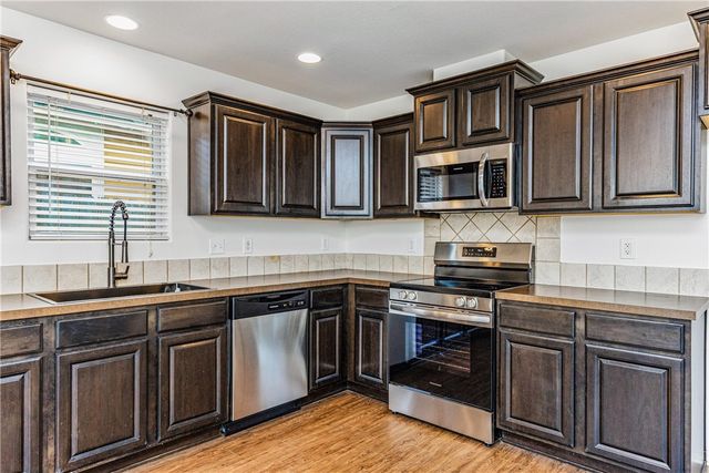 1115 Imperial St, Portland, TX 78374