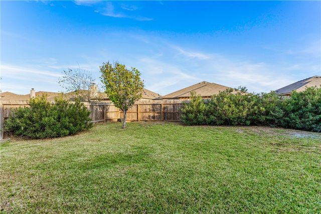 1115 Imperial St, Portland, TX 78374