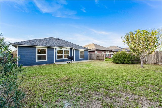 1115 Imperial St, Portland, TX 78374