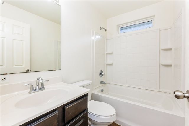 1115 Imperial St, Portland, TX 78374