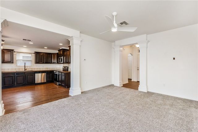 1115 Imperial St, Portland, TX 78374