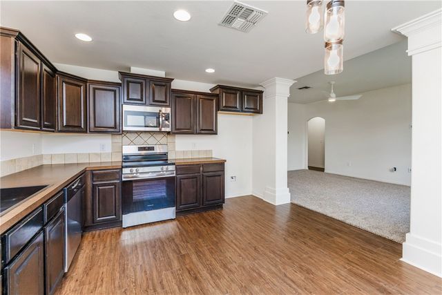 1115 Imperial St, Portland, TX 78374