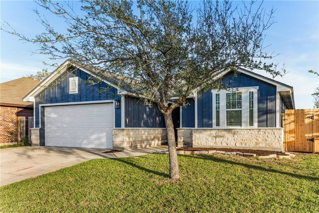 1115 Imperial St, Portland, TX 78374