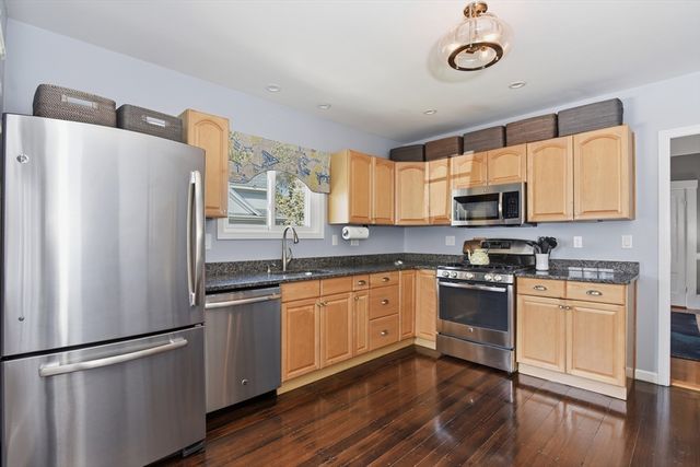 92 North Street 92, Medfield, MA 02052