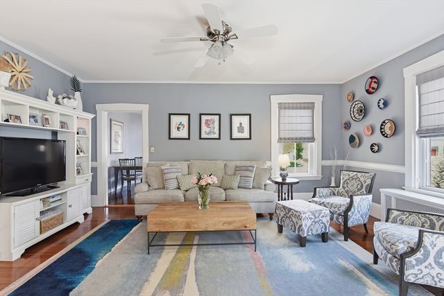 92 North Street 92, Medfield, MA 02052