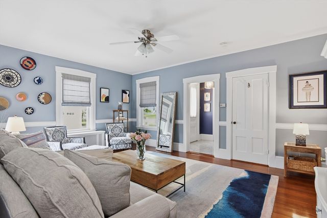 92 North Street 92, Medfield, MA 02052