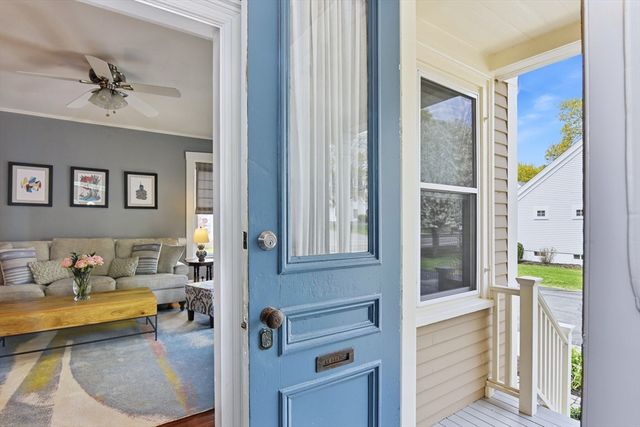 92 North Street 92, Medfield, MA 02052
