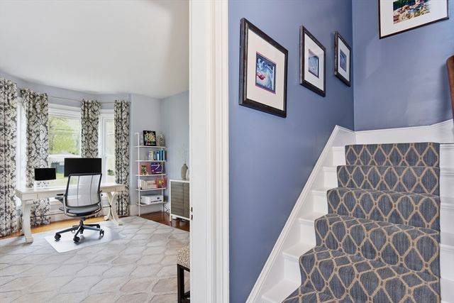92 North Street 92, Medfield, MA 02052