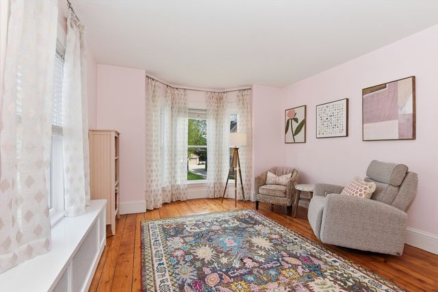 92 North Street 92, Medfield, MA 02052