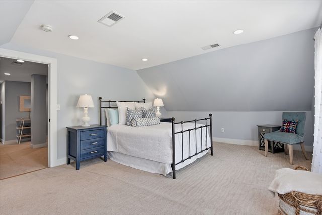 92 North Street 92, Medfield, MA 02052