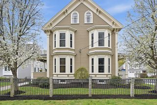 92 North Street 92, Medfield, MA 02052