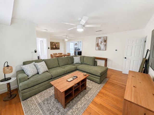 1818 N Plymouth Drive N, Irving, TX 75061