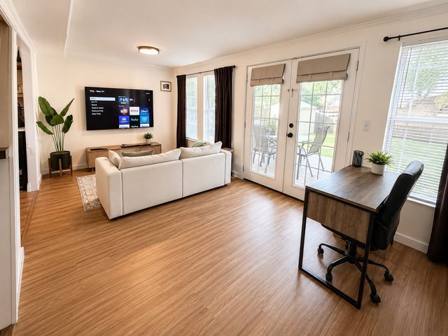 1818 N Plymouth Drive N, Irving, TX 75061