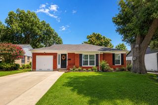 1818 N Plymouth Drive N, Irving, TX 75061