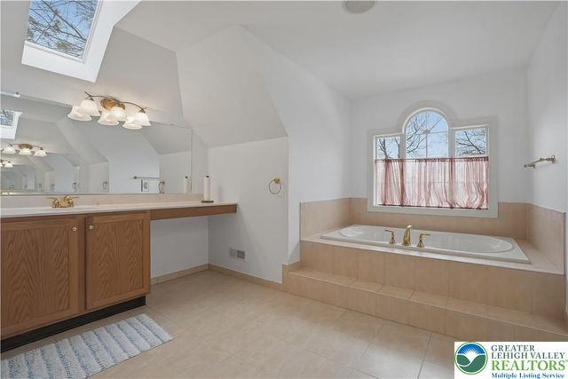 4321 Lotus Lane, Upper Saucon Twp, PA 18036