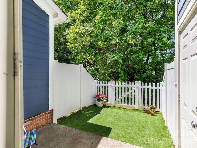 267 Hurston Circle, Charlotte, NC 28208
