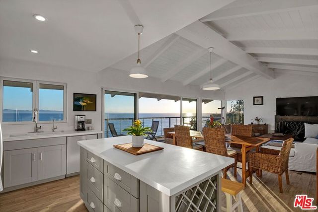 2011 Edgewater Way, Santa Barbara, CA 93109