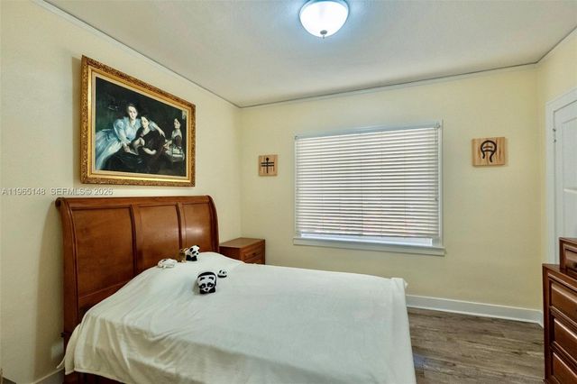 906 Genoa St, Coral Gables, FL 33134