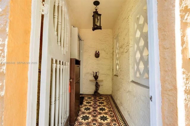 906 Genoa St, Coral Gables, FL 33134