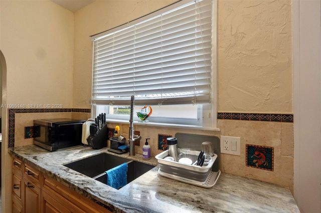 906 Genoa St, Coral Gables, FL 33134