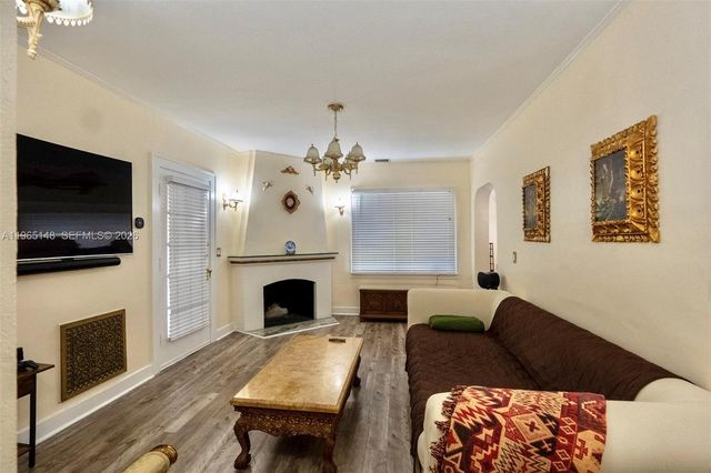 906 Genoa St, Coral Gables, FL 33134