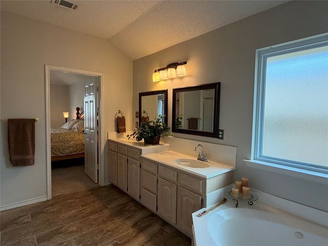 1000 Midnight Pass, Rockwall, TX 75087