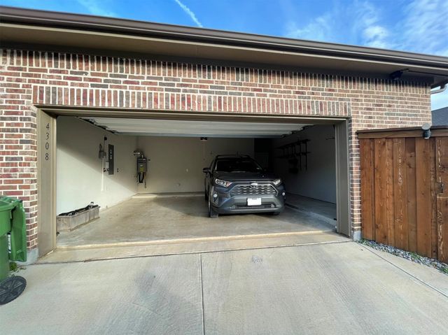 4308 Indigo Lark Lane, Arlington, TX 76005