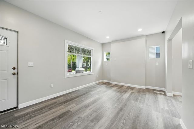 10402 Almira Avenue, Cleveland, OH 44111