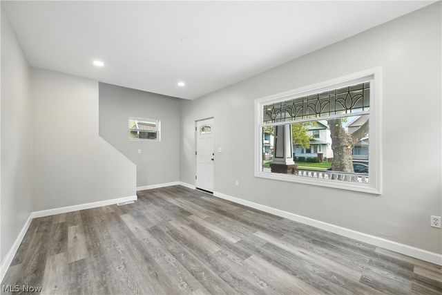 10402 Almira Avenue, Cleveland, OH 44111