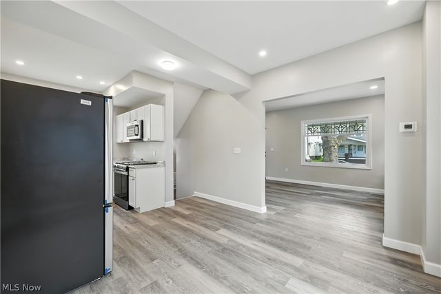 10402 Almira Avenue, Cleveland, OH 44111