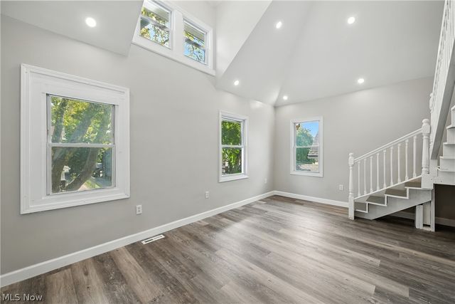 10402 Almira Avenue, Cleveland, OH 44111