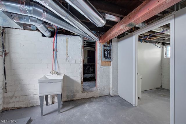 10402 Almira Avenue, Cleveland, OH 44111