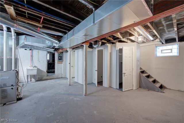 10402 Almira Avenue, Cleveland, OH 44111