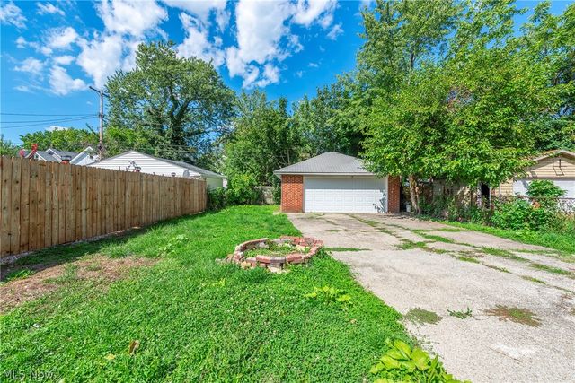 10402 Almira Avenue, Cleveland, OH 44111