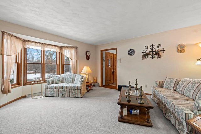 2911 RIDGEWAY DRIVE, Neenah, WI 54956