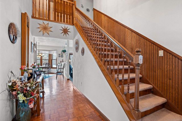 2911 RIDGEWAY DRIVE, Neenah, WI 54956