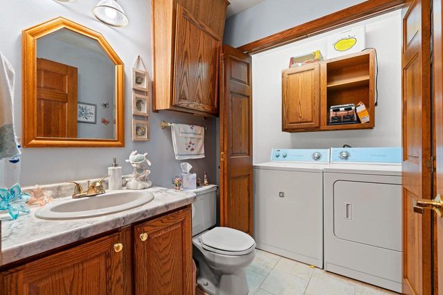 2911 RIDGEWAY DRIVE, Neenah, WI 54956