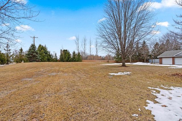 2911 RIDGEWAY DRIVE, Neenah, WI 54956