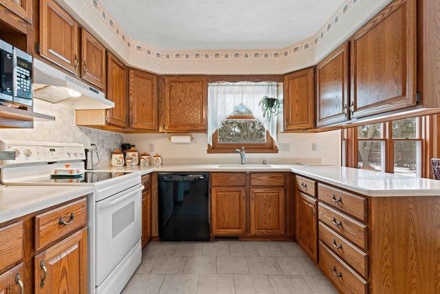 2911 RIDGEWAY DRIVE, Neenah, WI 54956