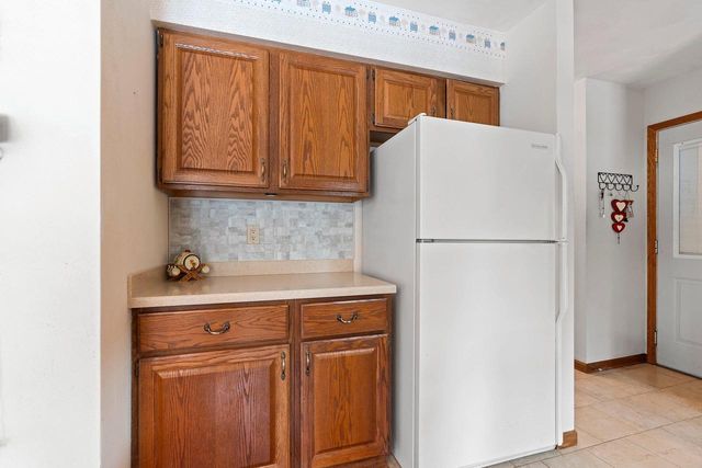 2911 RIDGEWAY DRIVE, Neenah, WI 54956