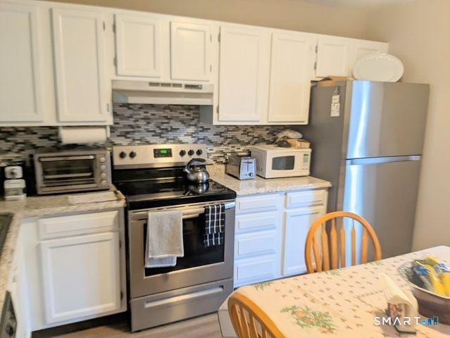 29 Cleveland Street 5, Danbury, CT 06810