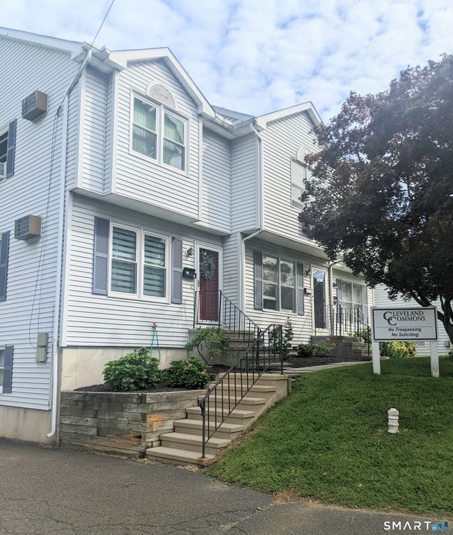 29 Cleveland Street 5, Danbury, CT 06810