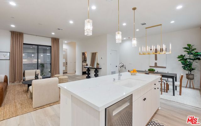1314 W Cannon Drive, Los Angeles, CA 90026
