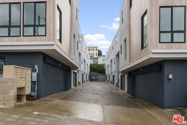 1314 W Cannon Drive, Los Angeles, CA 90026